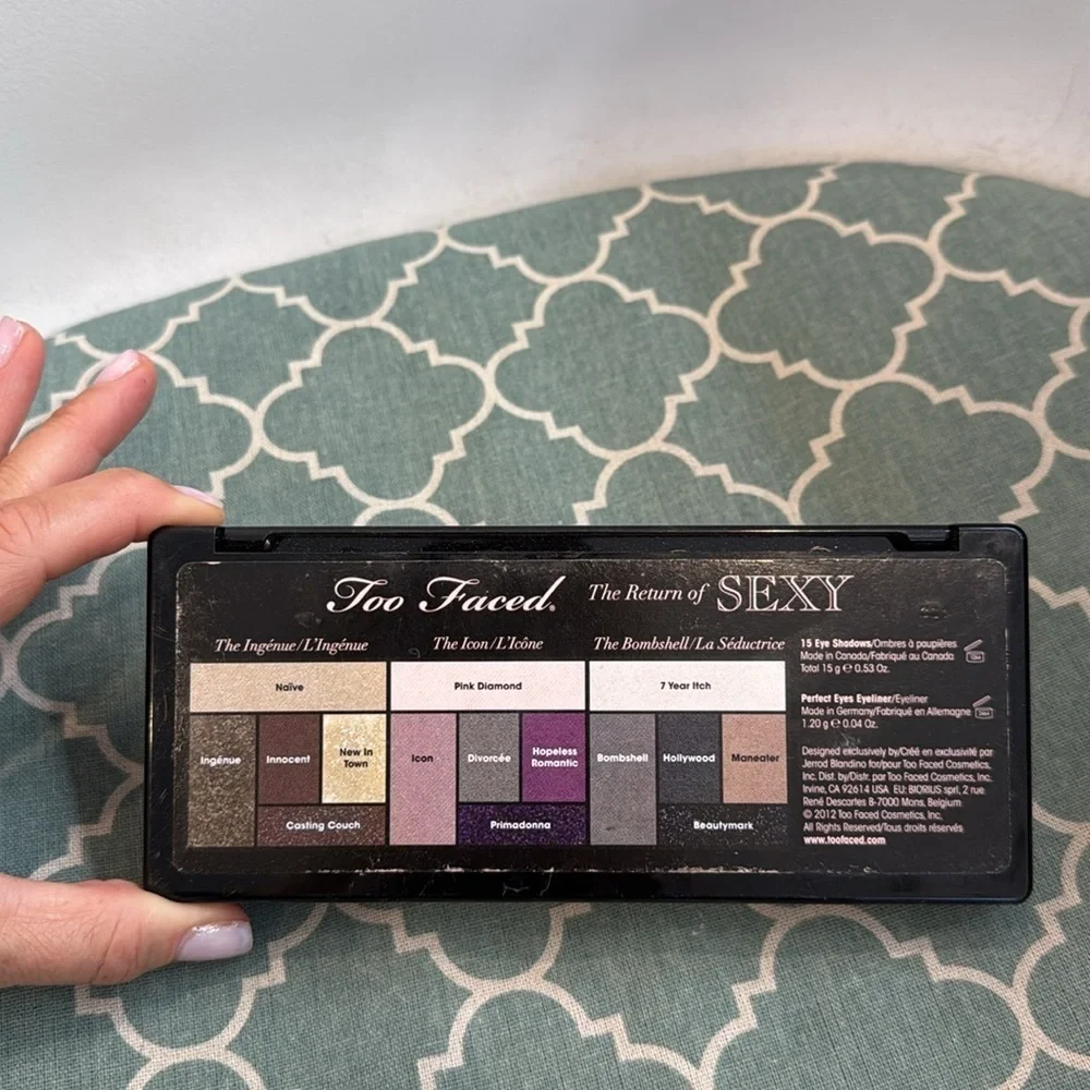 Too Faced The Return of SEXY eyeshadow palette